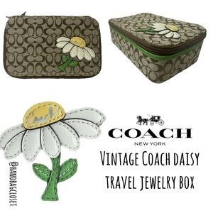 Coach Daisy Travel Jewelry Box Made of  Signature C Brown Vintage 60990 Flower